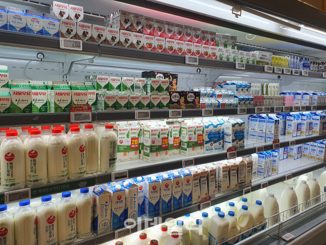이마트 은평점의 우유 판매대 모습